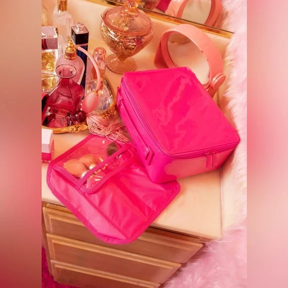 HP🎉BEIS x BARBIE The Cosmetic Case
IN BARBIE™ PINK - Picture 13 of 16